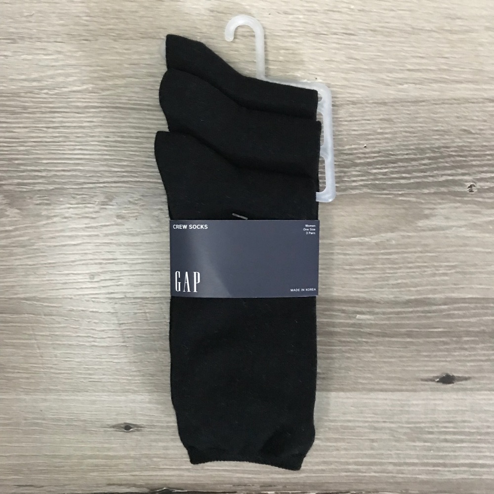 NWT • GAP Crew Socks